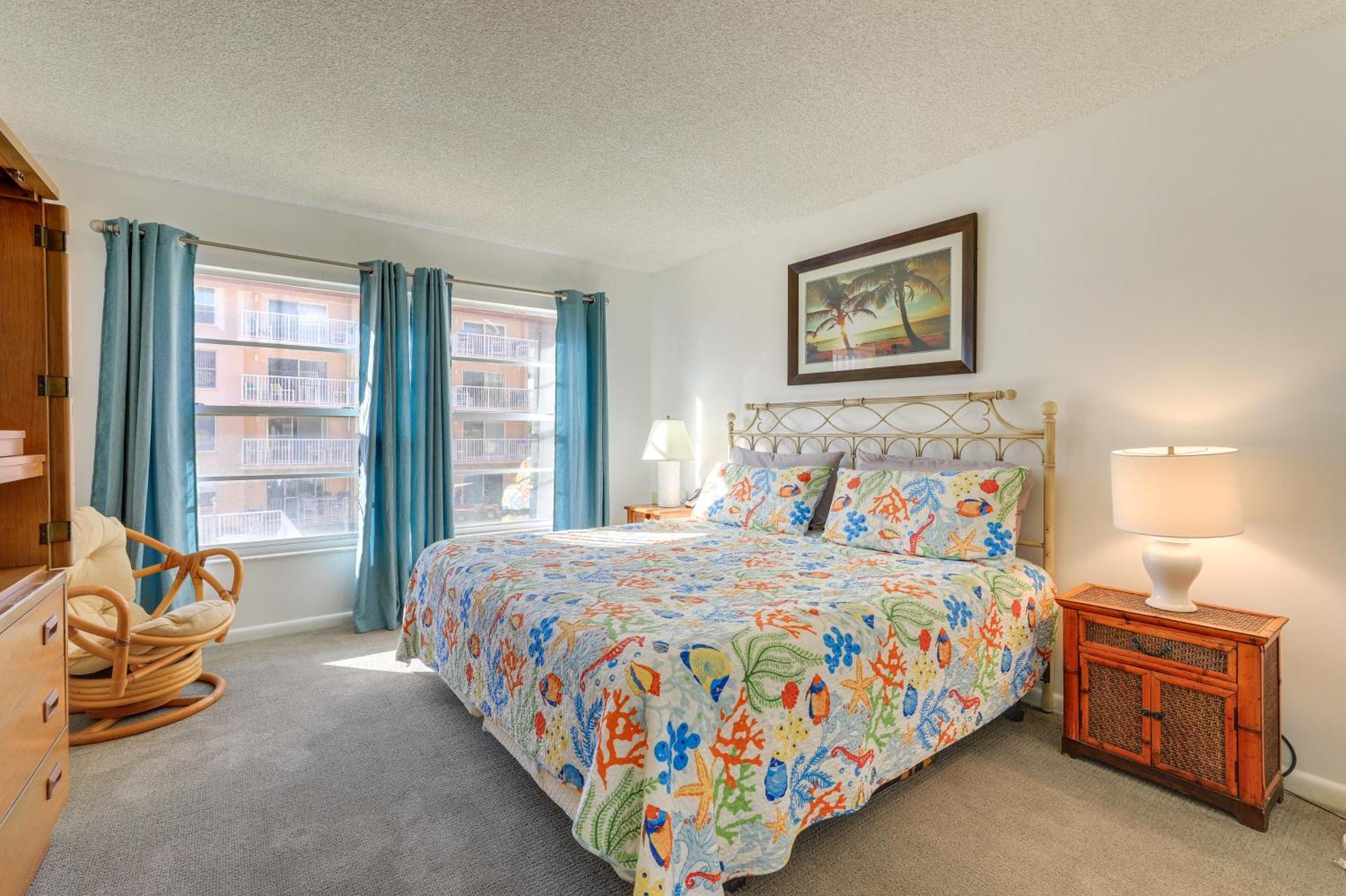 Central Cocoa Beach Condo With View, Steps To Beach! 외부 사진