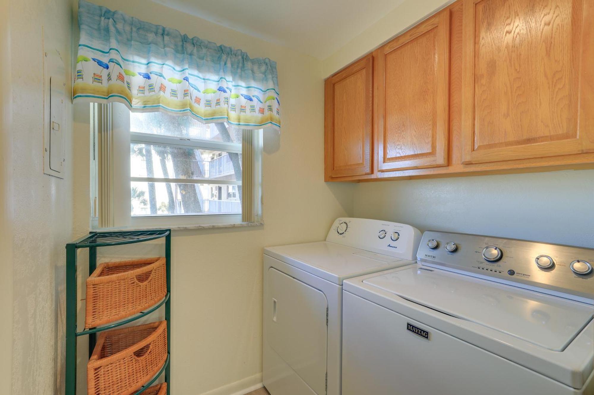 Central Cocoa Beach Condo With View, Steps To Beach! 외부 사진