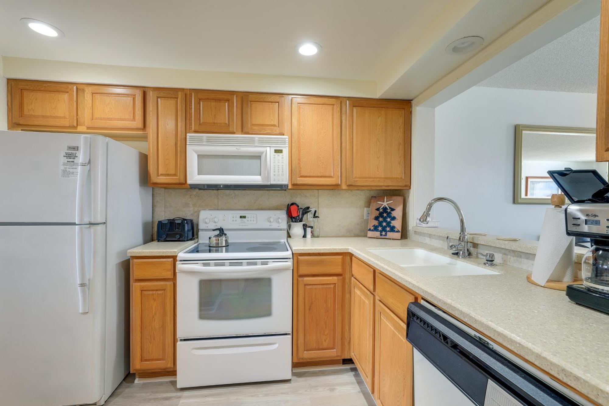 Central Cocoa Beach Condo With View, Steps To Beach! 외부 사진