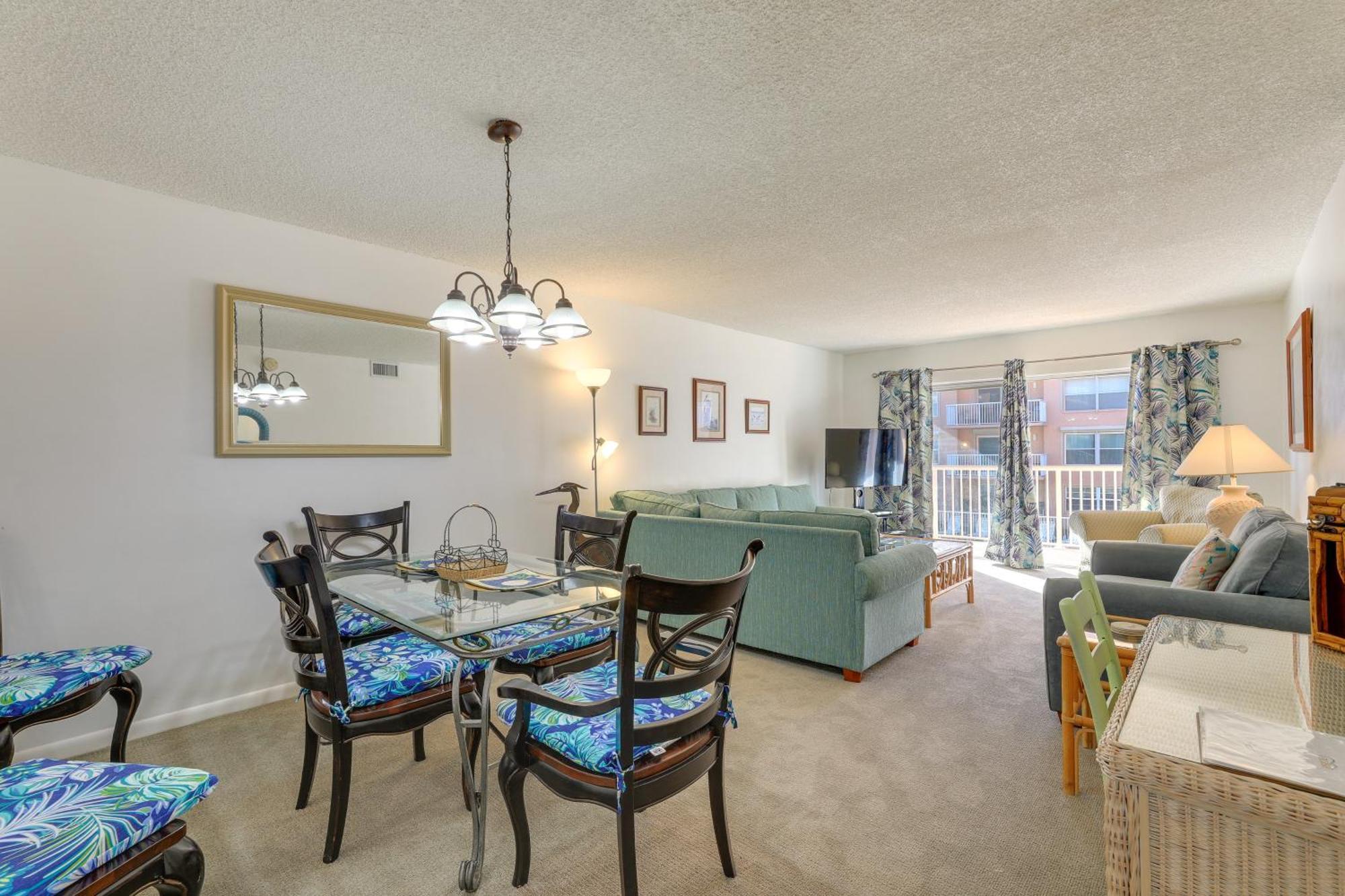Central Cocoa Beach Condo With View, Steps To Beach! 외부 사진