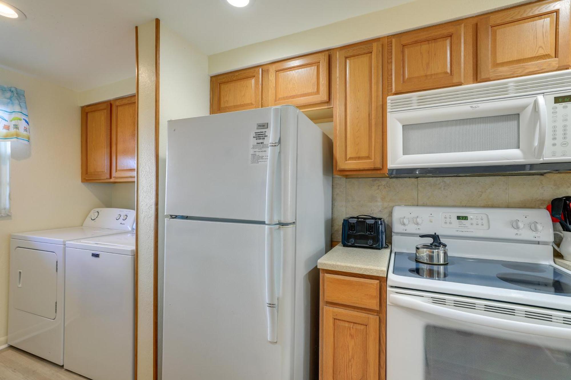 Central Cocoa Beach Condo With View, Steps To Beach! 외부 사진